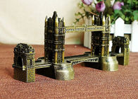 装飾の世界的に有名な建物モデル/ロンドン タワー橋モデルを台に置いて下さい