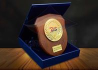 Square Custom Trophy Awards Wood Gift Box Package As Companyの装飾
