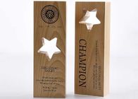 スタッフのための木の注文のトロフィのコップの彫版/Lasingのロゴの星の設計賞